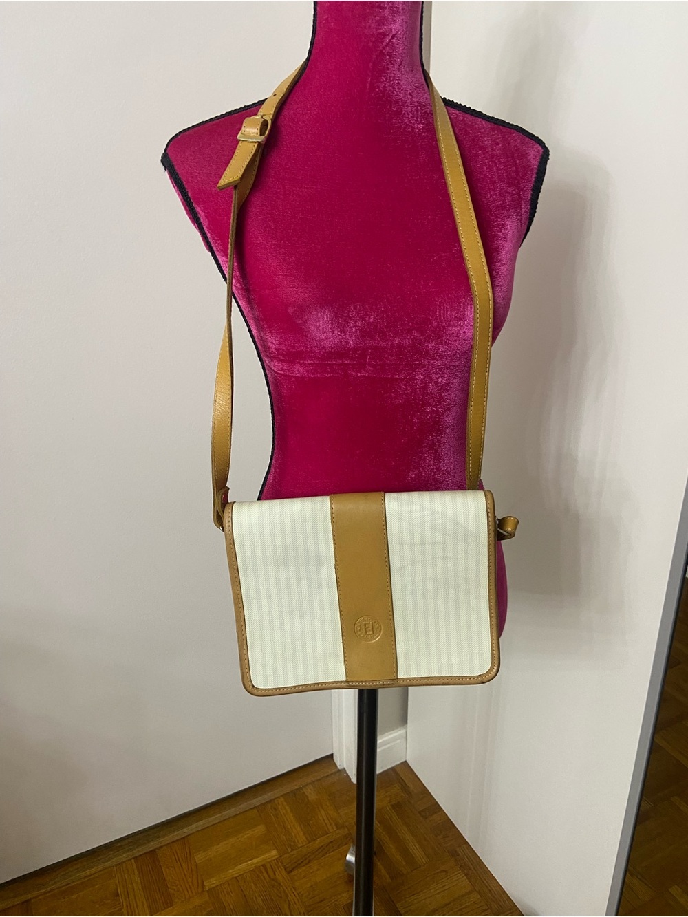 Fendi authentic vintage crossbody bag purse